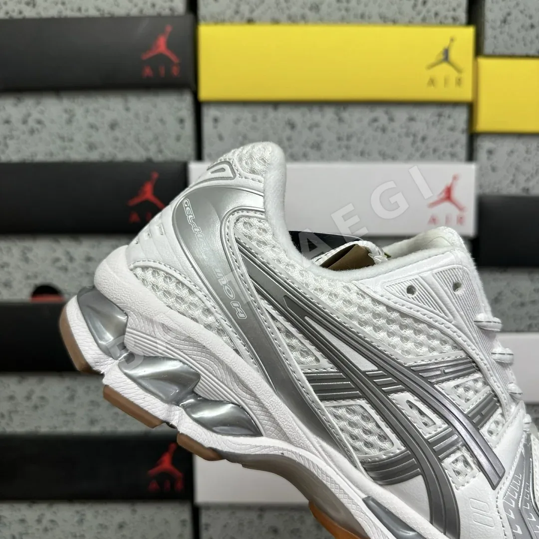 아식스 [LZ] 젤 카야노 14 1203A727-100 200578 Asics Gel-Kayano 14 A.P.C. White Pure 상세 이미지 4