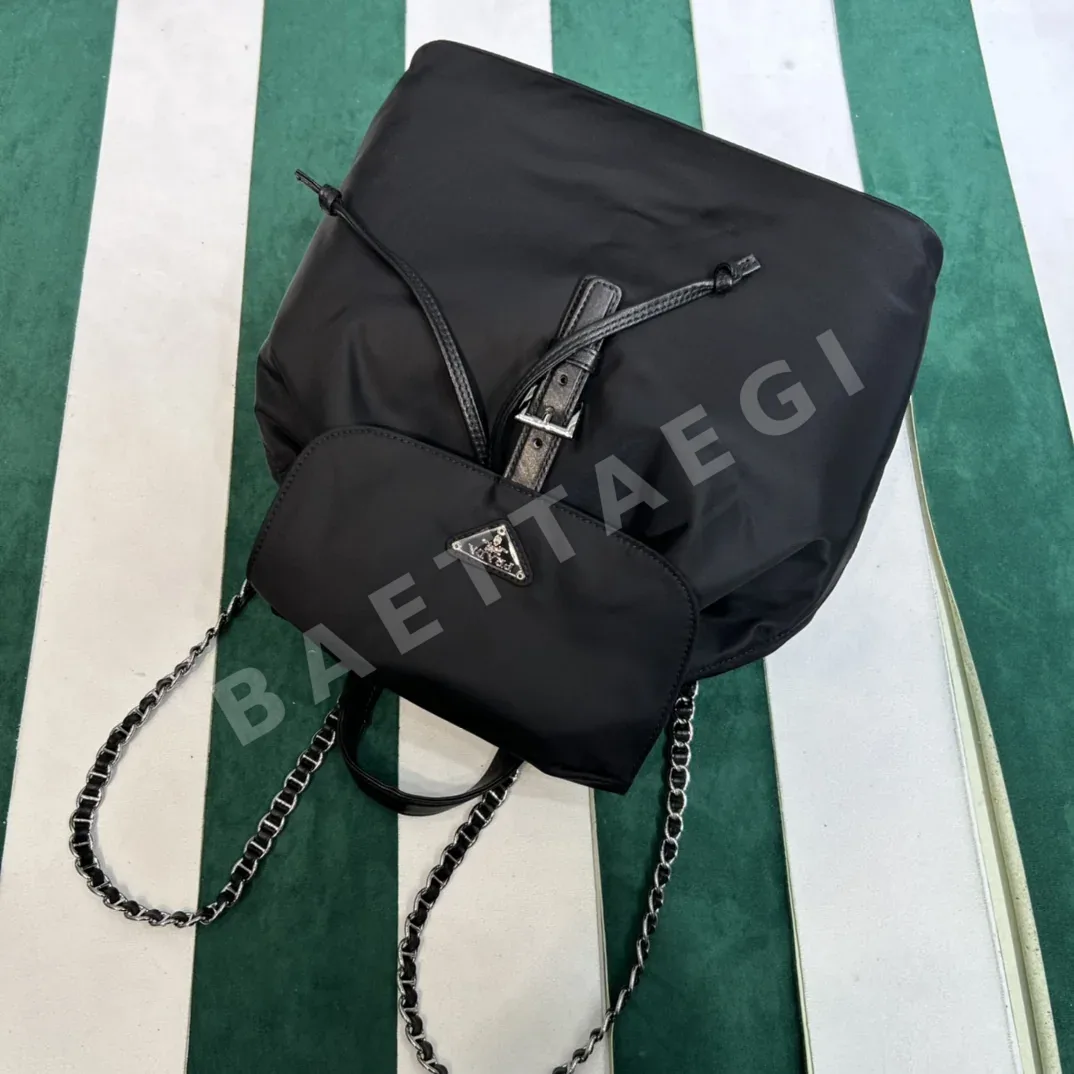 프라다 나일론 체인 스트랩 백팩 1BZ830 상세 이미지 9