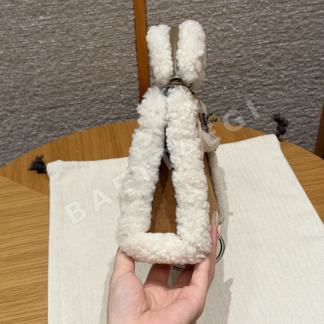 에르메스 켈리 테디 가죽 지갑 상세 이미지 2