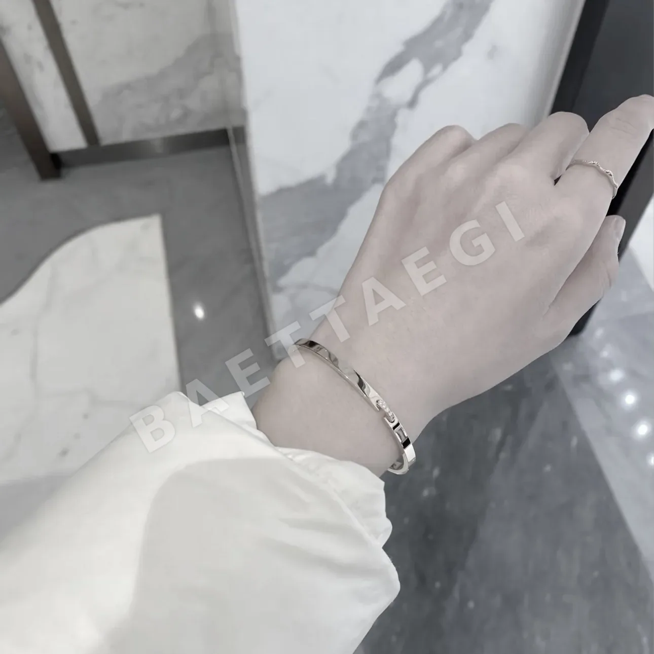 쇼메 S925 스털링 실버 18K 골드 도금 뱅글 팔찌 상세 이미지 9