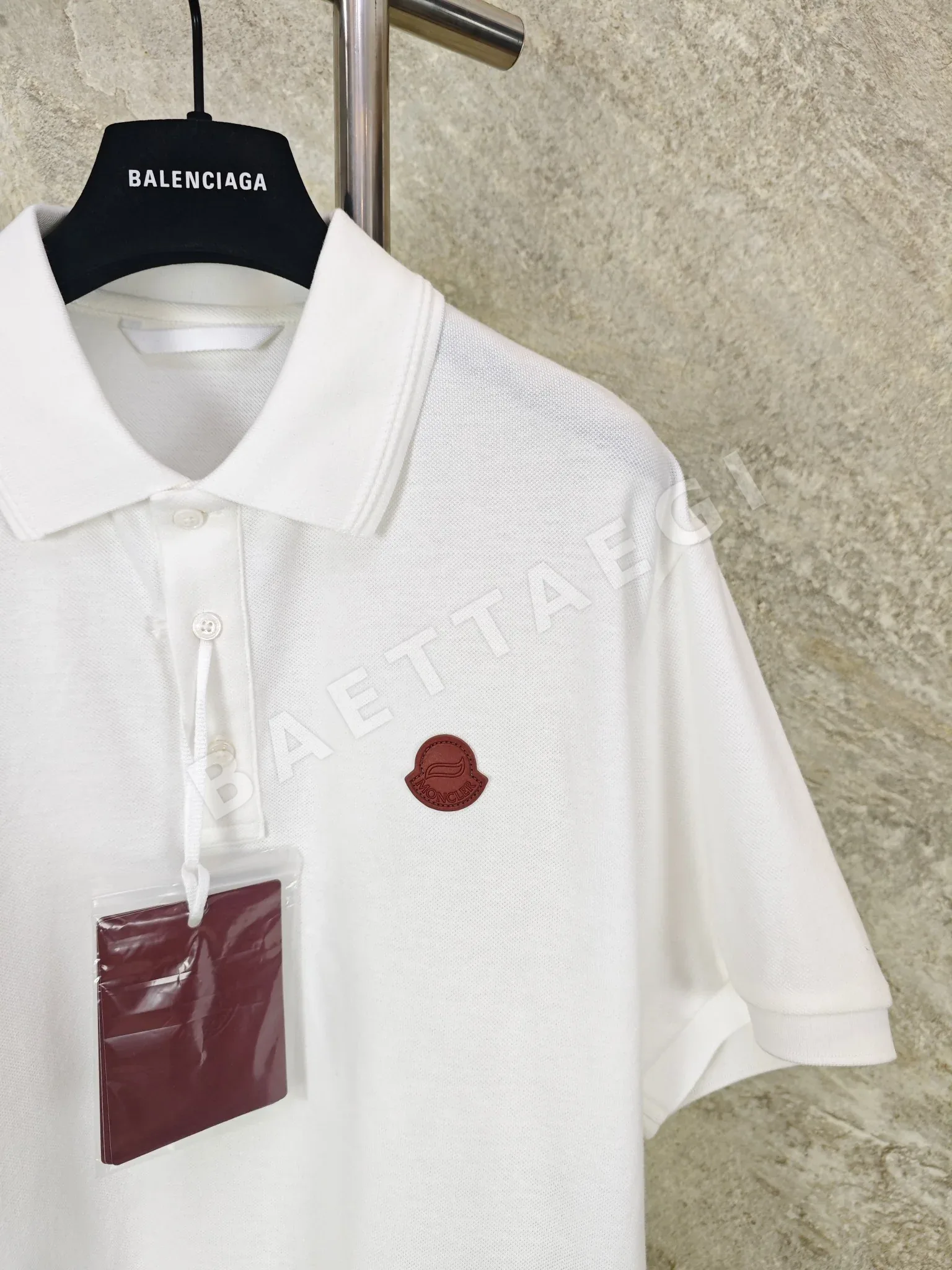 몽클레르 로고 패치 메시 반팔 티셔츠 상세 이미지 4