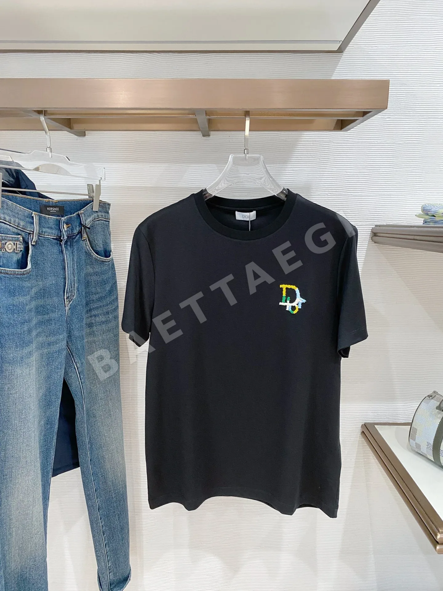 디올 크루넥 반팔 티셔츠 127399