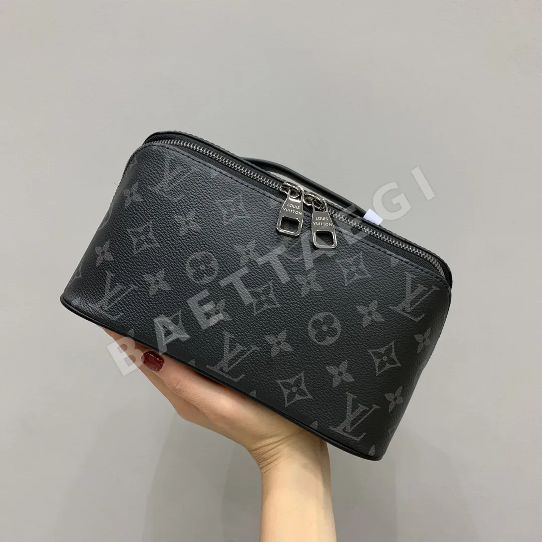 루이비통 블랙 플로럴 세면도구 가방 M11508