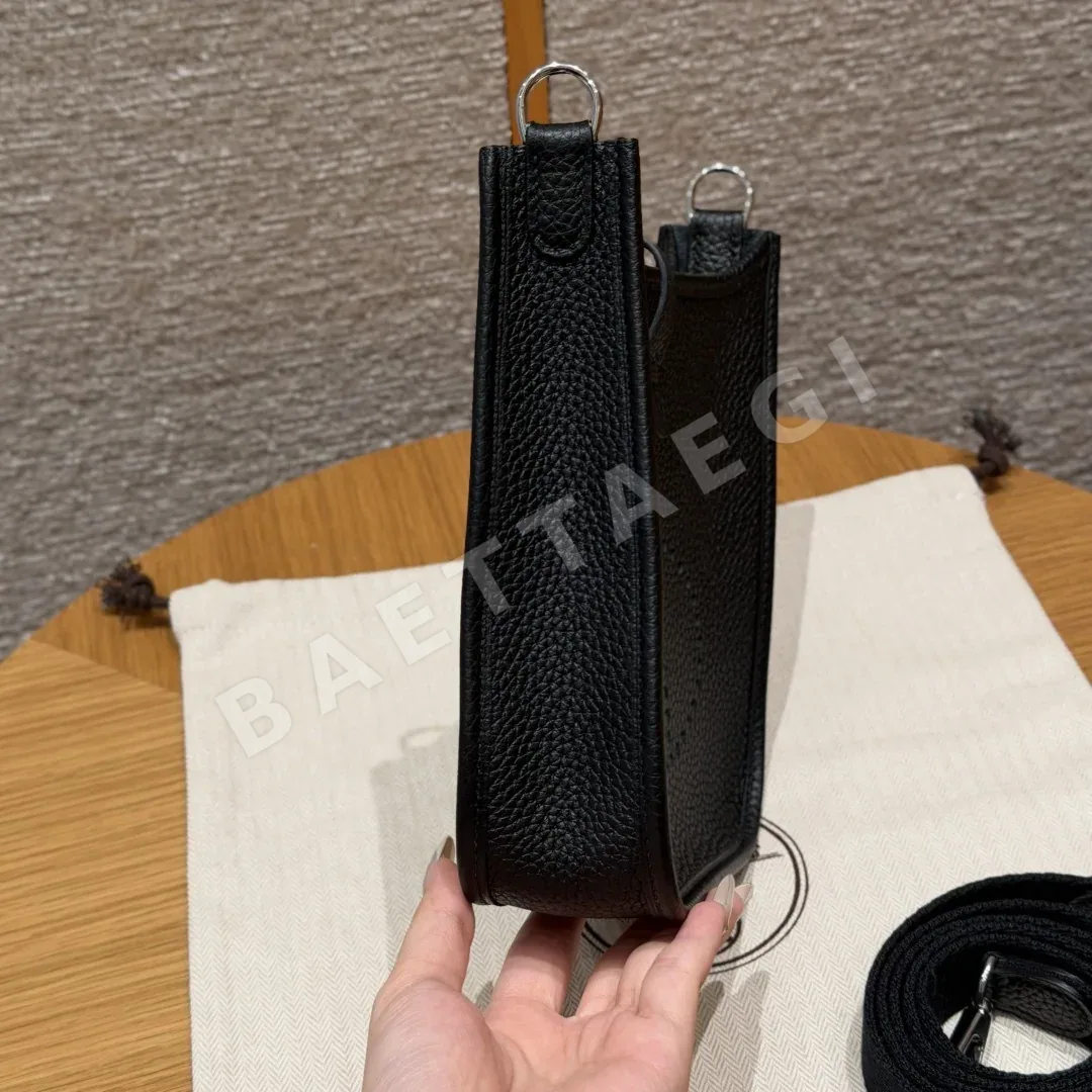 에르메스 에블린 미니 지갑 블랙 가죽 실버장식 상세 이미지 3