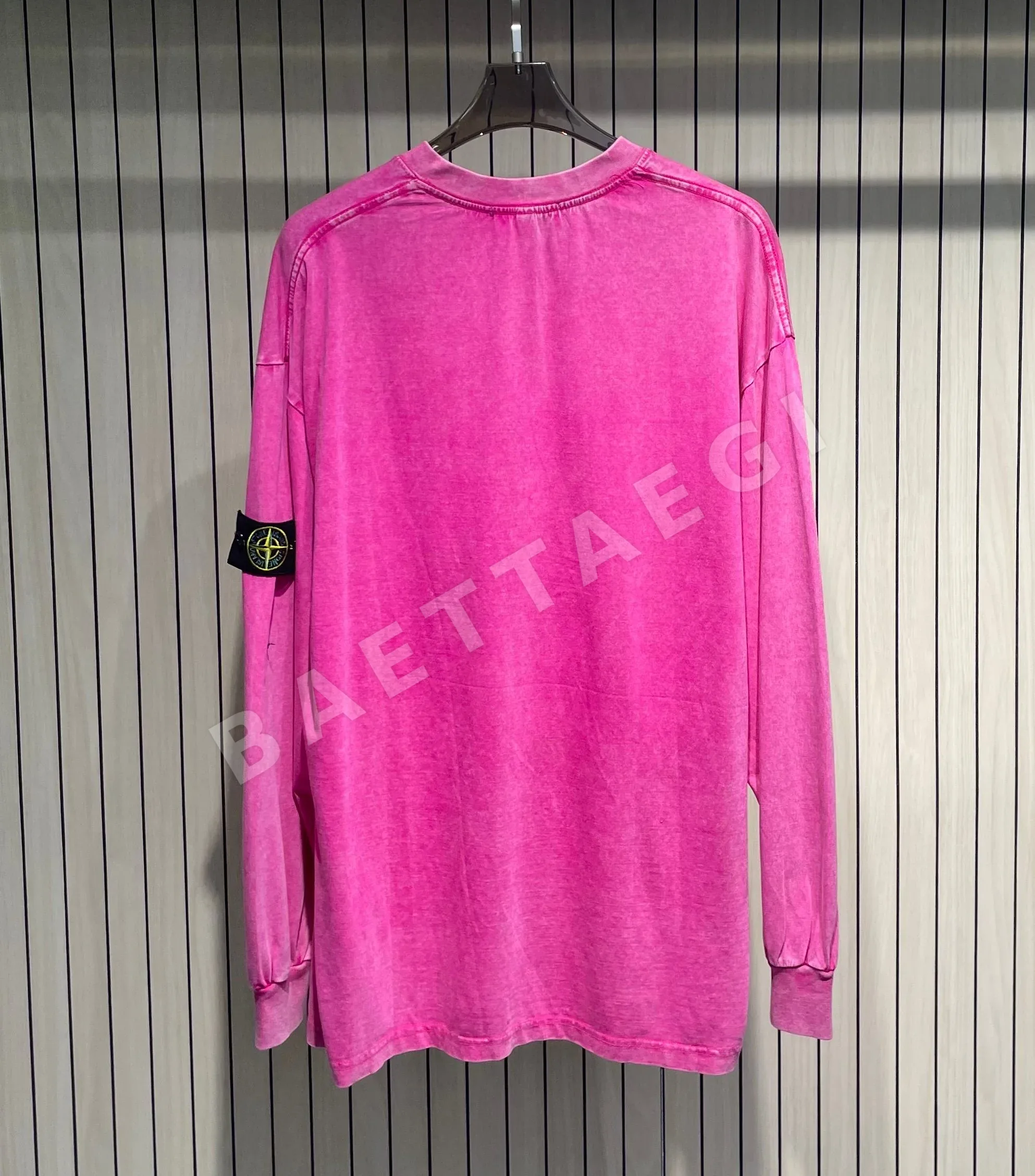 스톤아일랜드 클래식 카프 라벨 크루넥 긴팔 티셔츠 상세 이미지 9