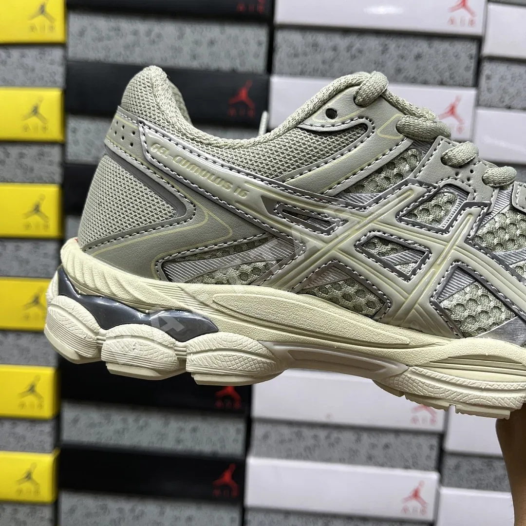 아식스 [WZ] 젤 큐뮬러스 16 1203A733-300 200409 Asics Gel-Cumulus 16 Dried Leaf Green 상세 이미지 3