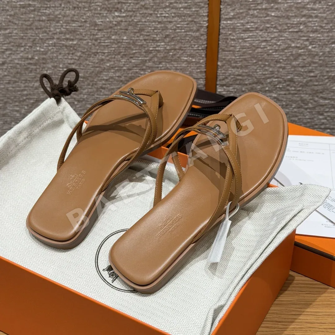 에르메스 미스 켈리 샌들 파리 슬리퍼 골든브라운 가죽 상세 이미지 3