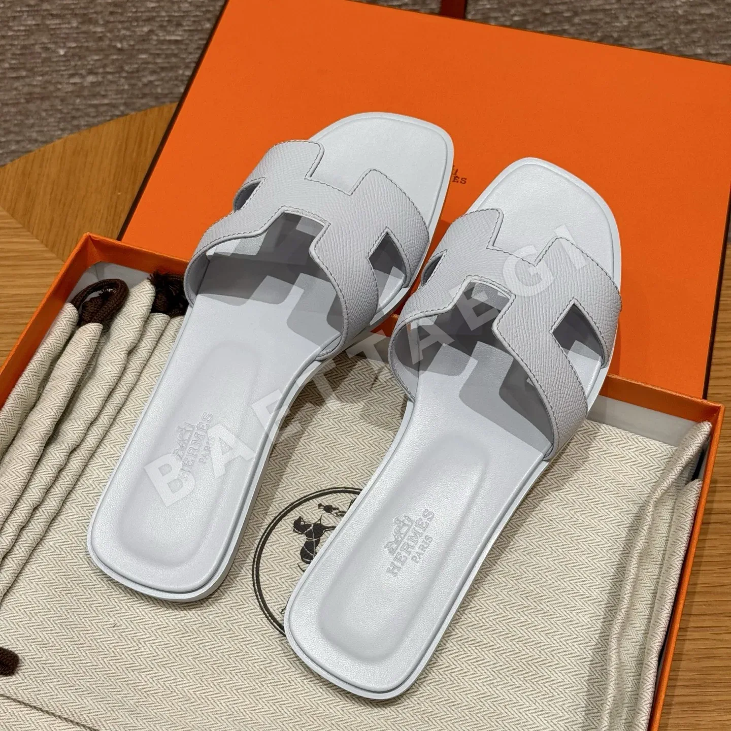 에르메스 오란 샌들 블루 가죽 H 컷아웃 상세 이미지 4