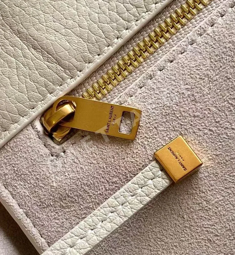 생로랑 YSL Bea 화이트 골드 버클 가방 상세 이미지 3