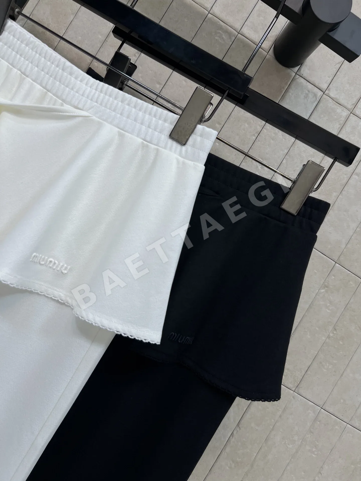 미우미우 와이드 레그 페이크 투피스 여성 바지 상세 이미지 6
