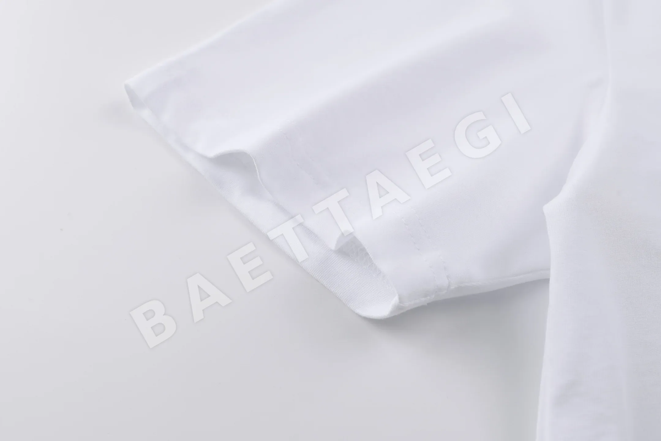 버버리 레터 프린트 크루넥 반팔 티셔츠 상세 이미지 6