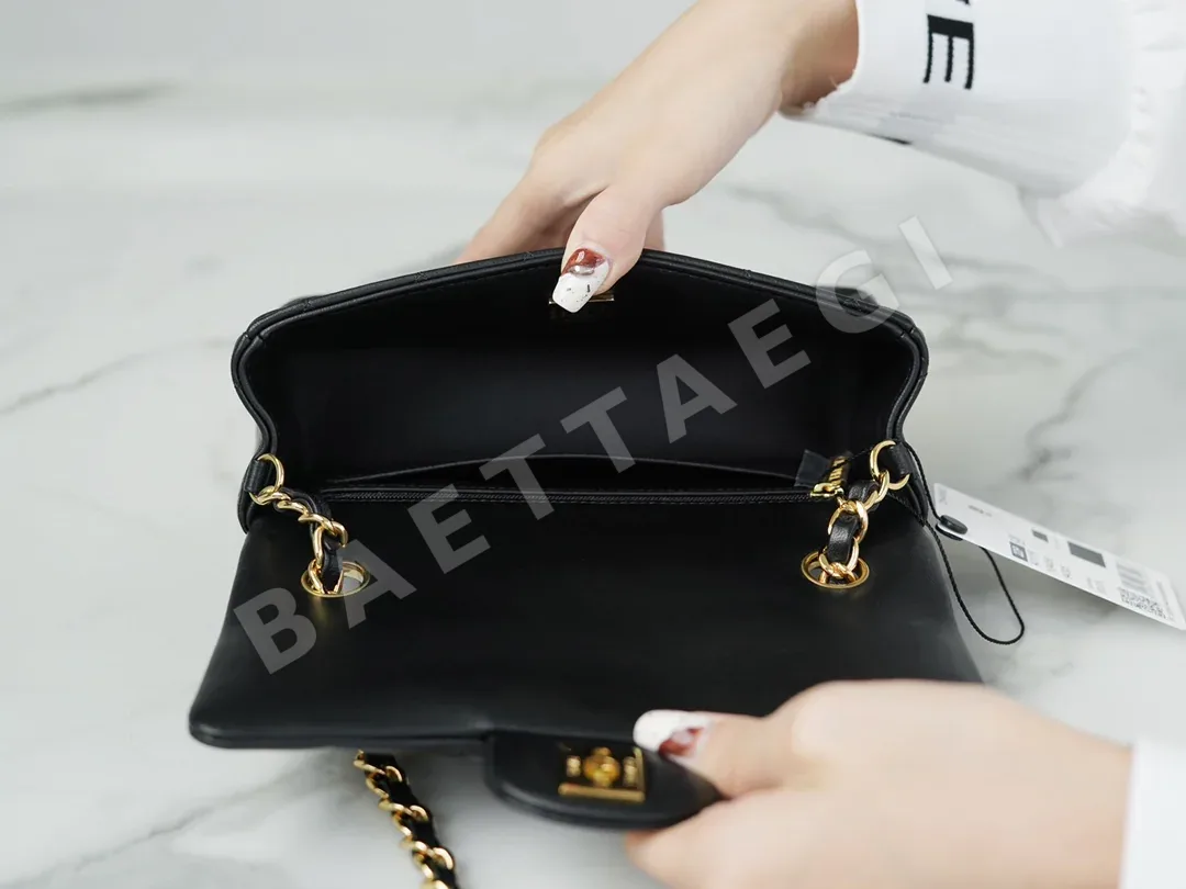 샤넬 클래식 플랩백 블랙 램스킨 가방 상세 이미지 6