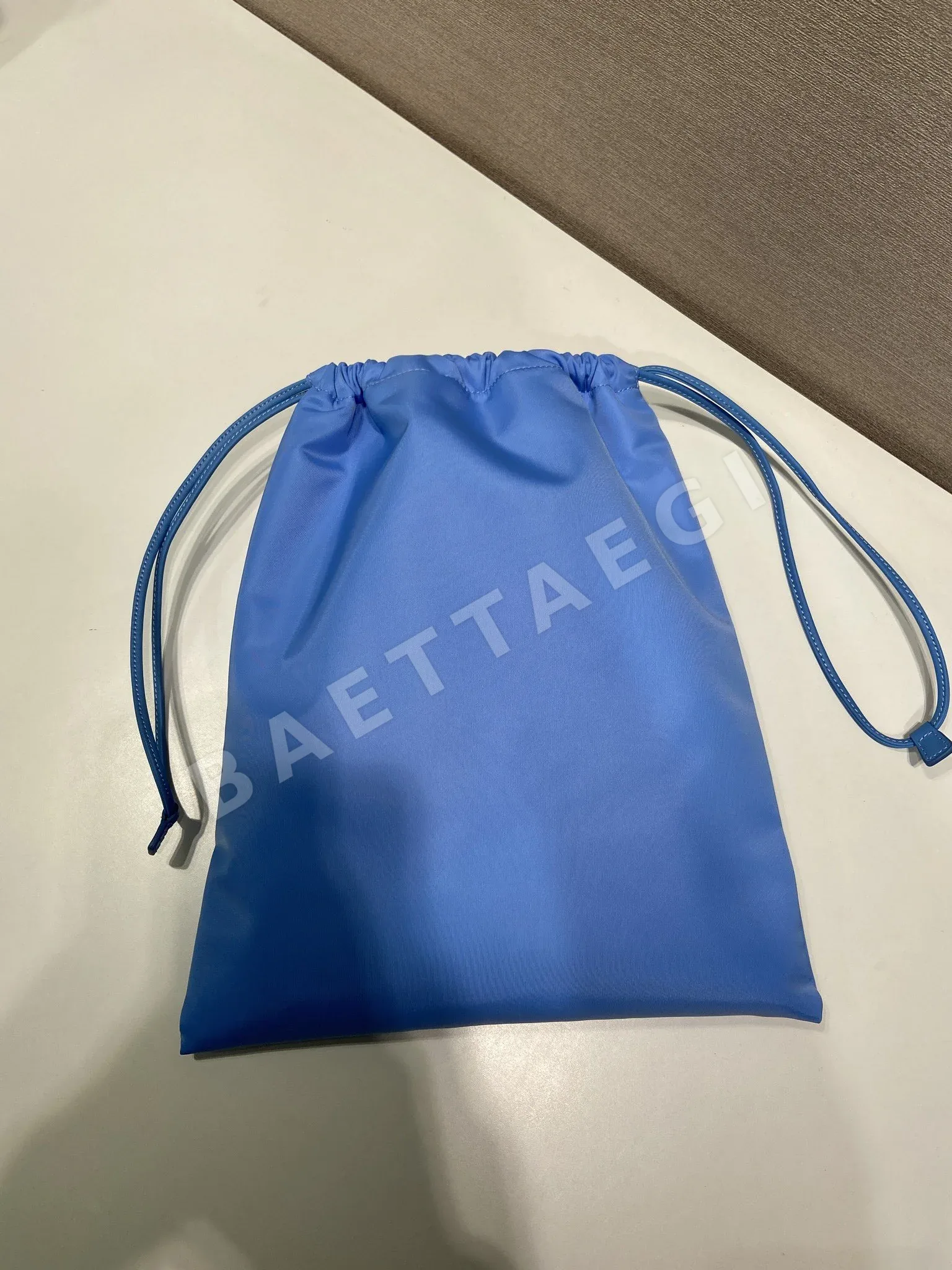 프라다 나일론 복주머니 파우치 1NK001 상세 이미지 4