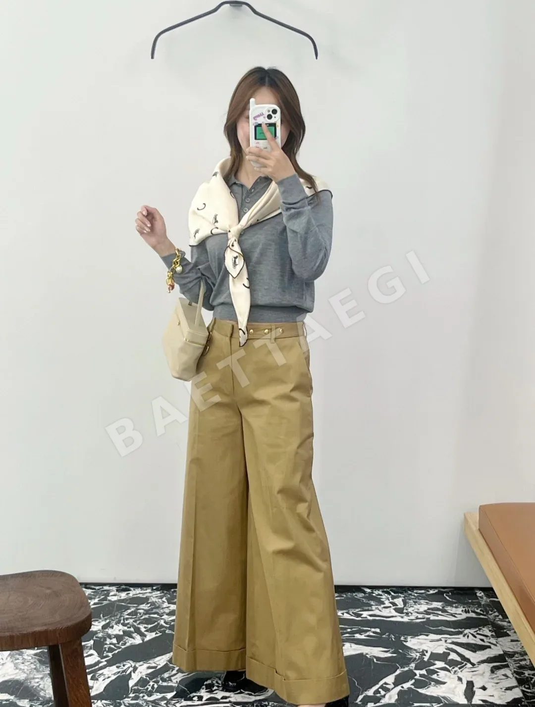 셀린느 골드 버클 벨트 장식 와이드 코튼 팬츠 상세 이미지 9