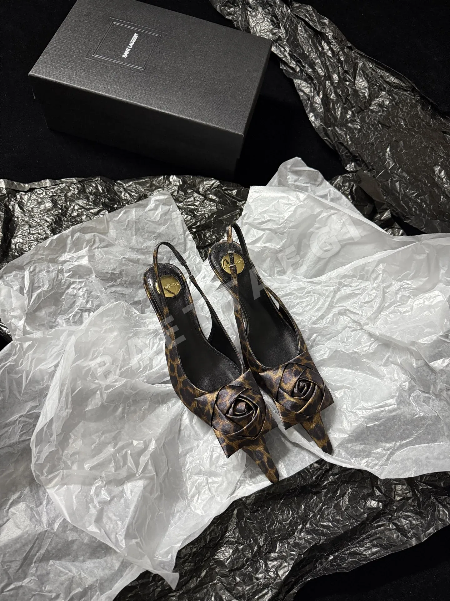 생로랑 YSL 장미 장식 여성 구두 9364