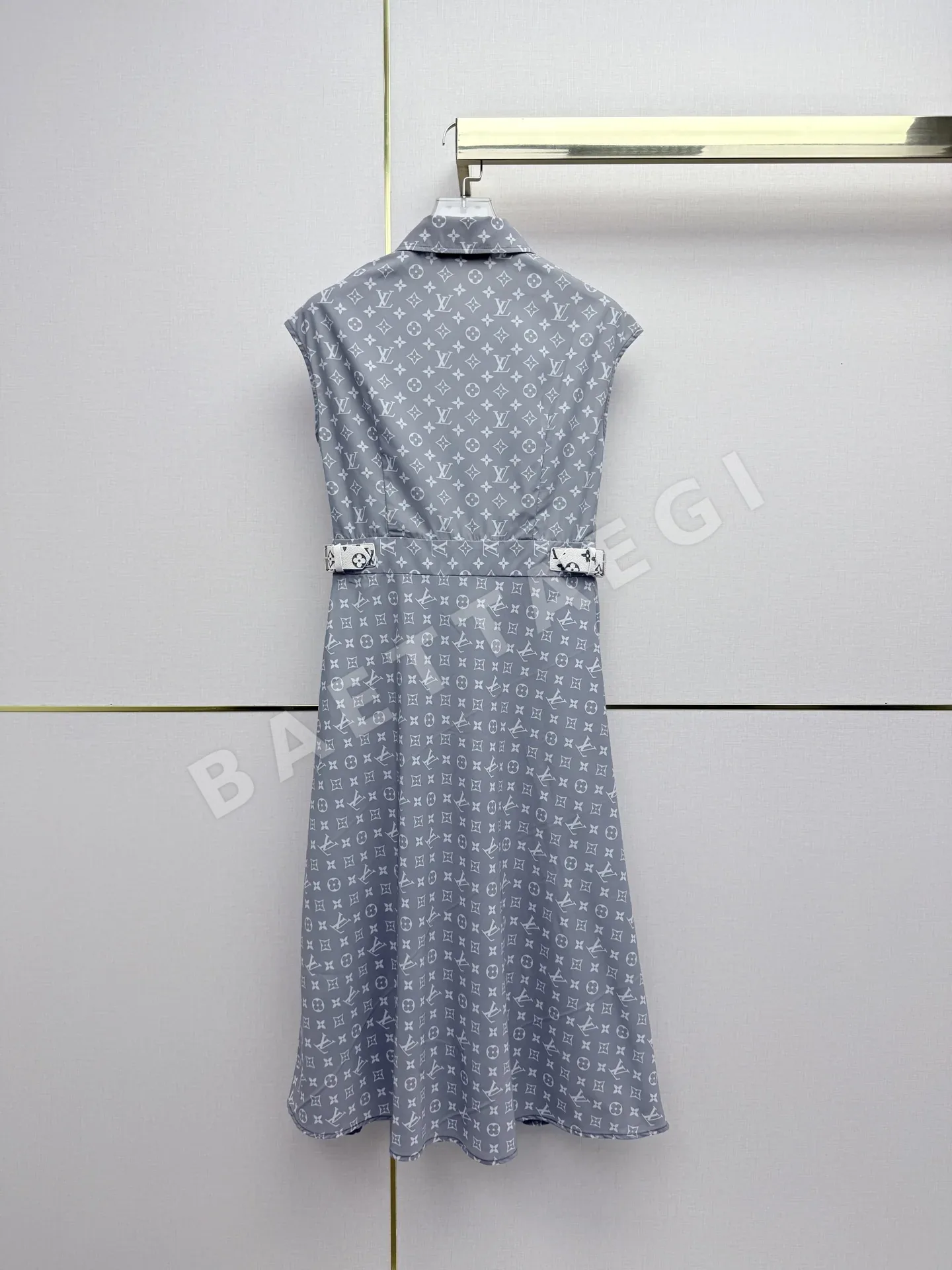 루이비통 모노그램 더블 포켓 롱 카라 원피스 상세 이미지 8