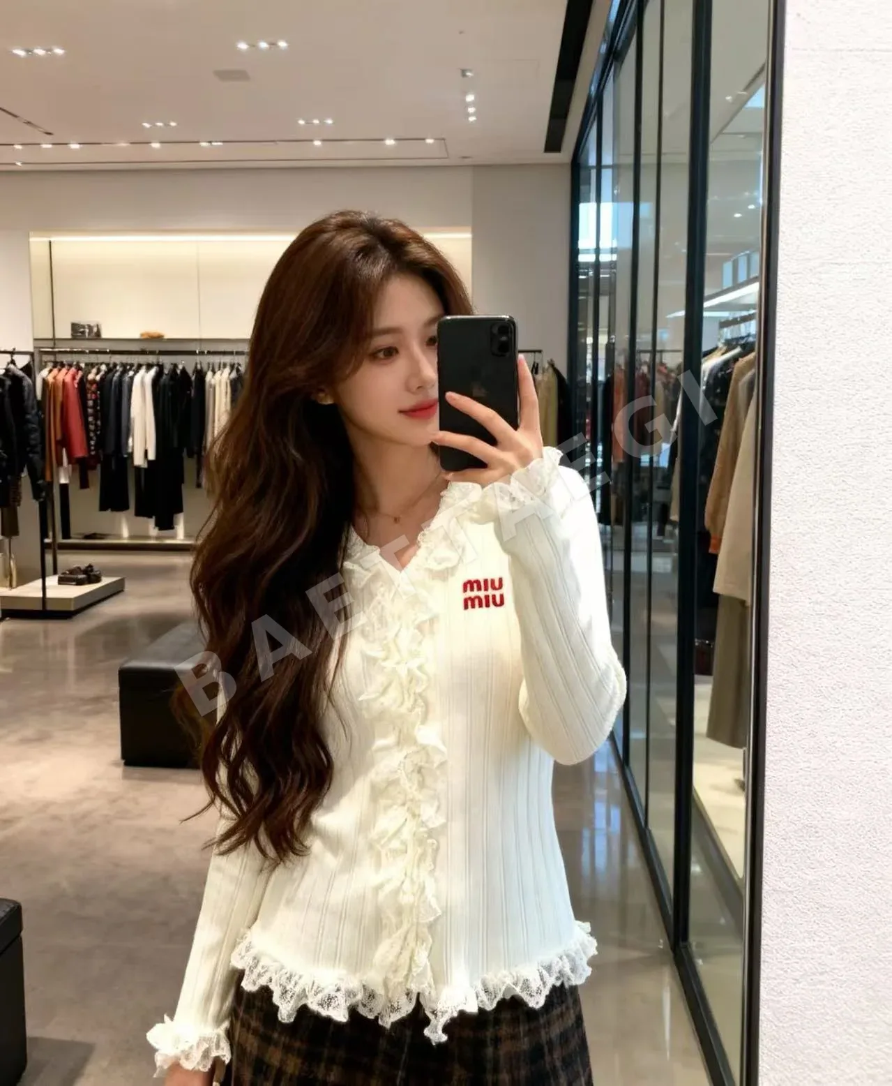 미우미우 프릴 트림 V넥 니트 가디건 상세 이미지 2