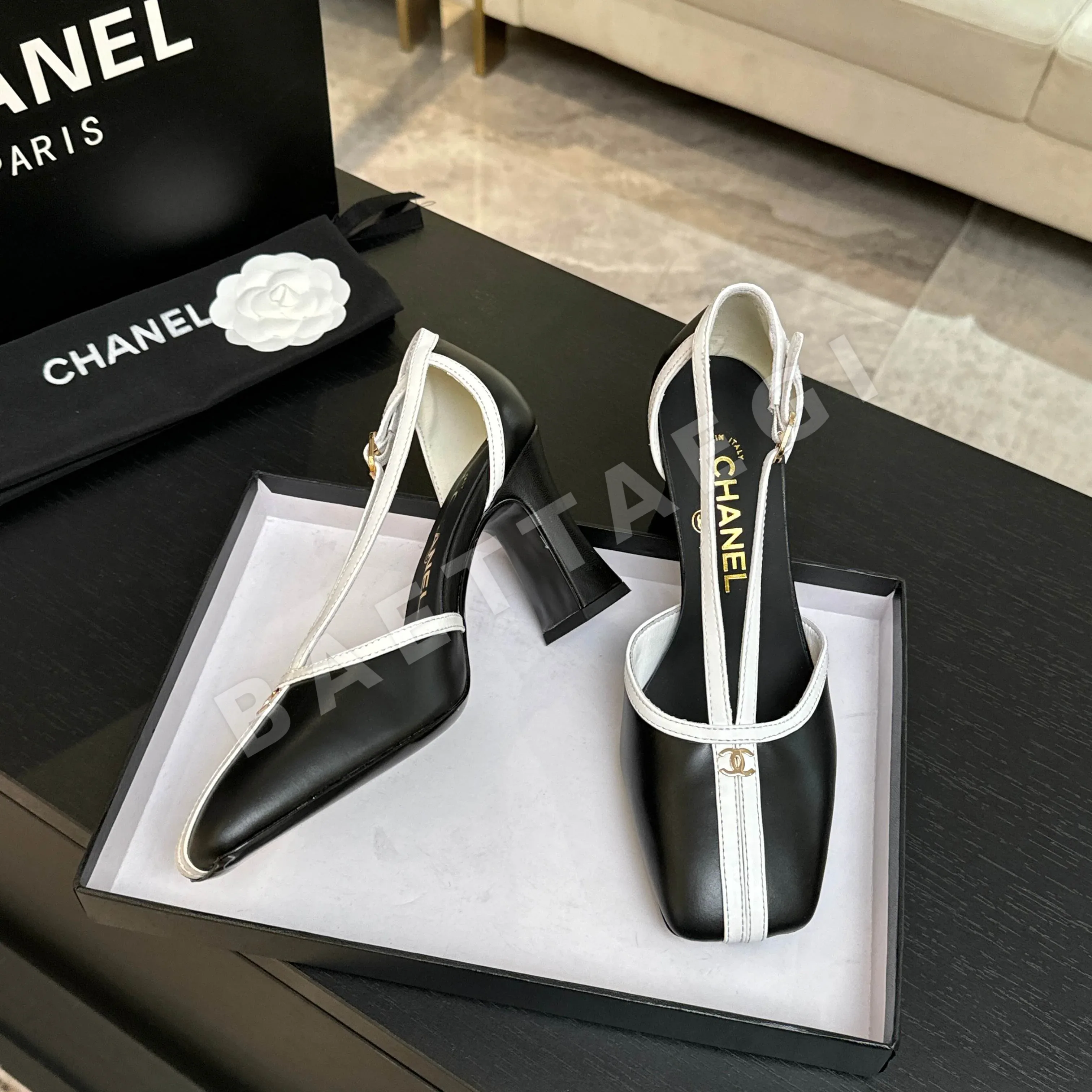 샤넬 더블 C 스퀘어 토 오픈토 샌들 98455