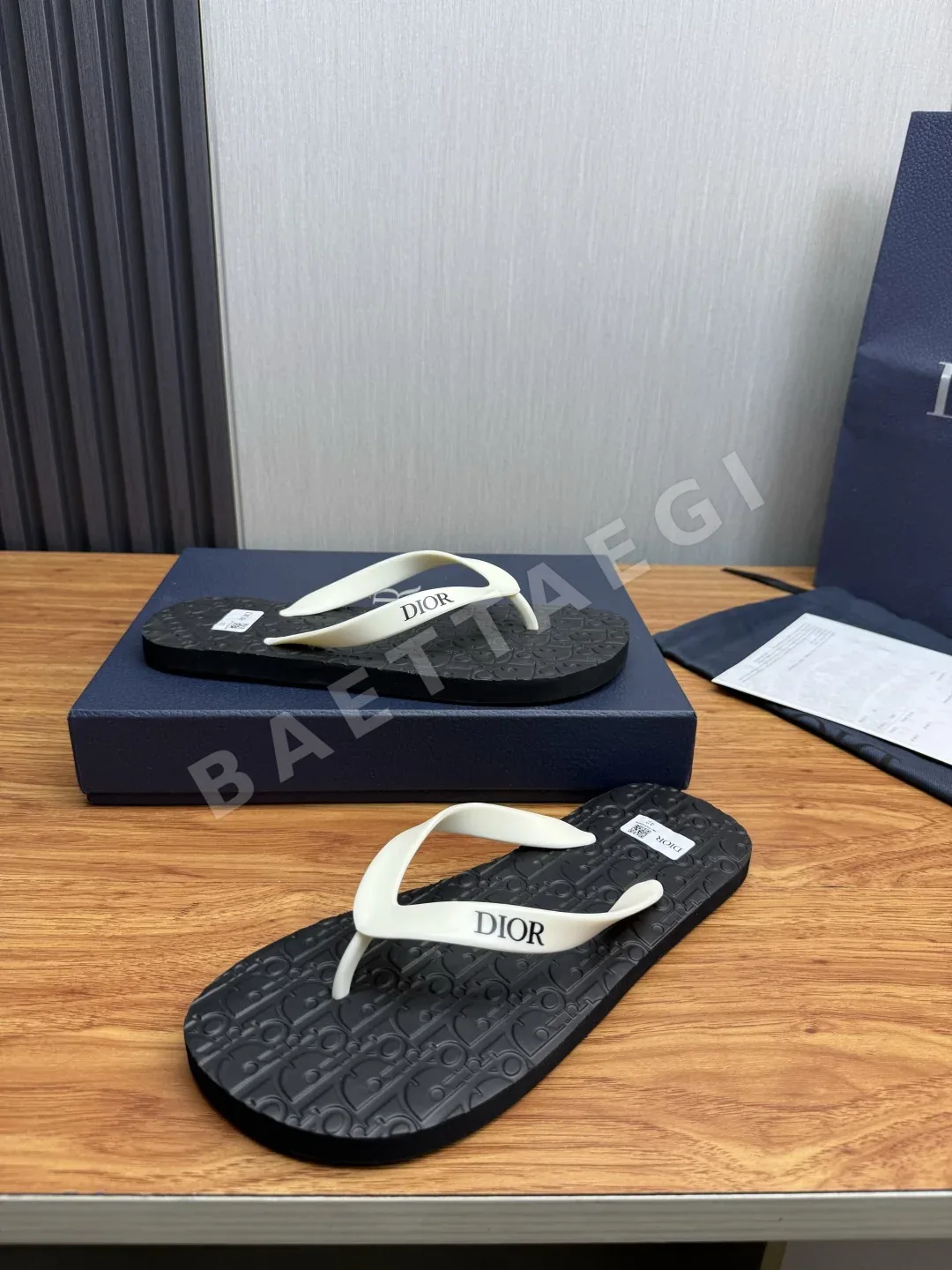 디올 남성 샌들 상세 이미지 4