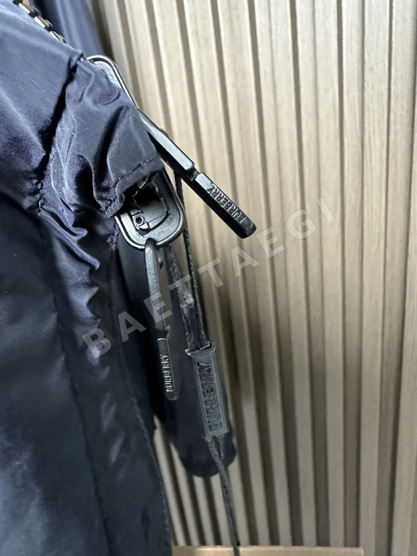 버버리 리버서블 체크 후드 남성 자켓 P500 상세 이미지 9