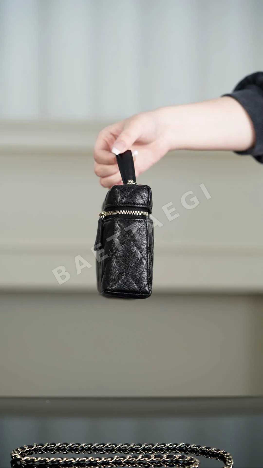 샤넬 토마토 무늬 소가죽 체인 숄더백 상세 이미지 6