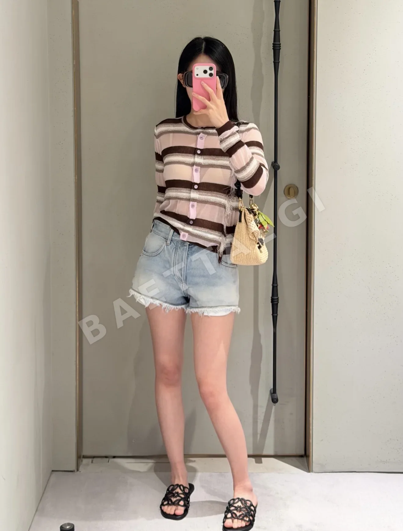 로에베 연청 워싱 프린지 여성 데님 반바지 상세 이미지 8
