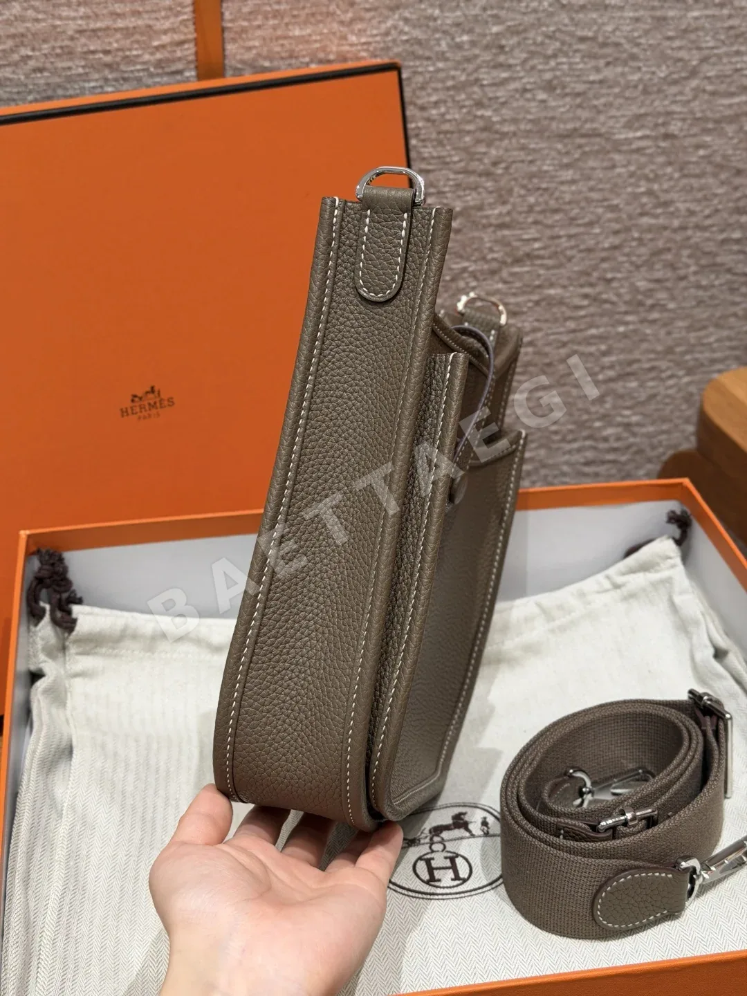에르메스 에블린 23 cm 가죽 가방 상세 이미지 4