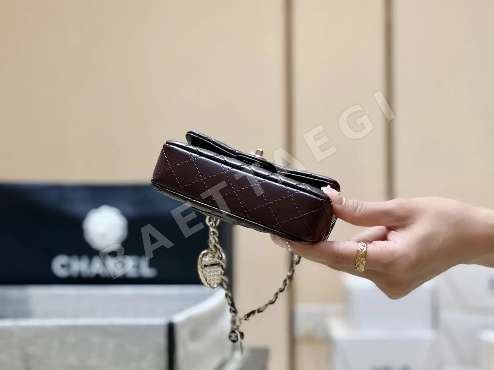 샤넬 키케이스 램스킨 ap4760 상세 이미지 5