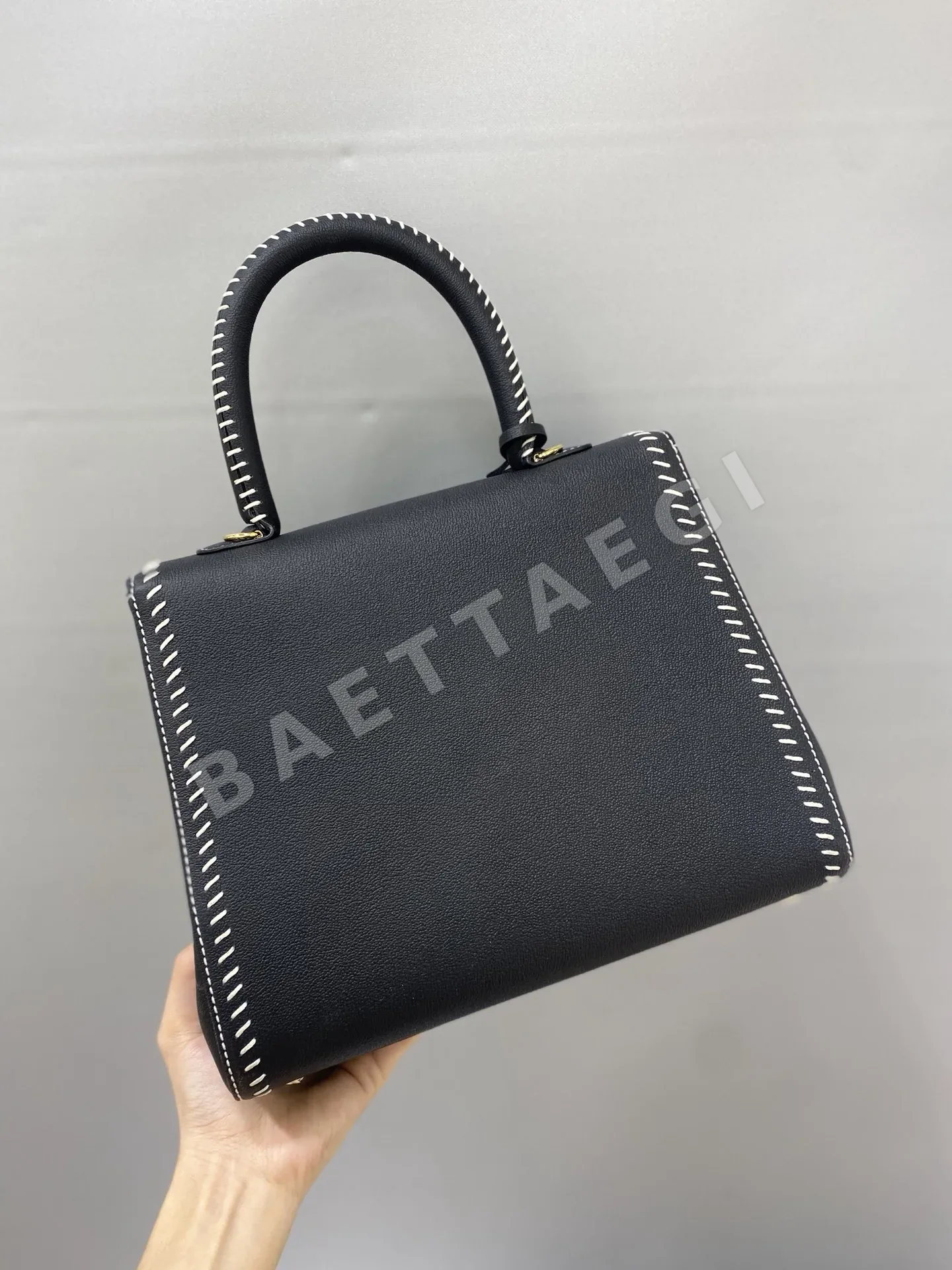 델보 브릴리언트 블랙 숄더백 상세 이미지 3