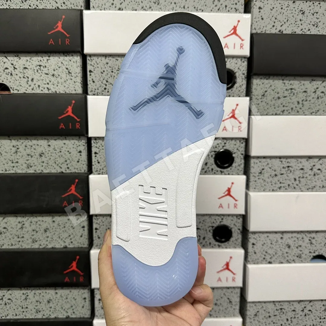 나이키 [GX] 조던 5 레트로 HQ7978-103 201355 Nike Jordan 5 Retro White Metallic 상세 이미지 5