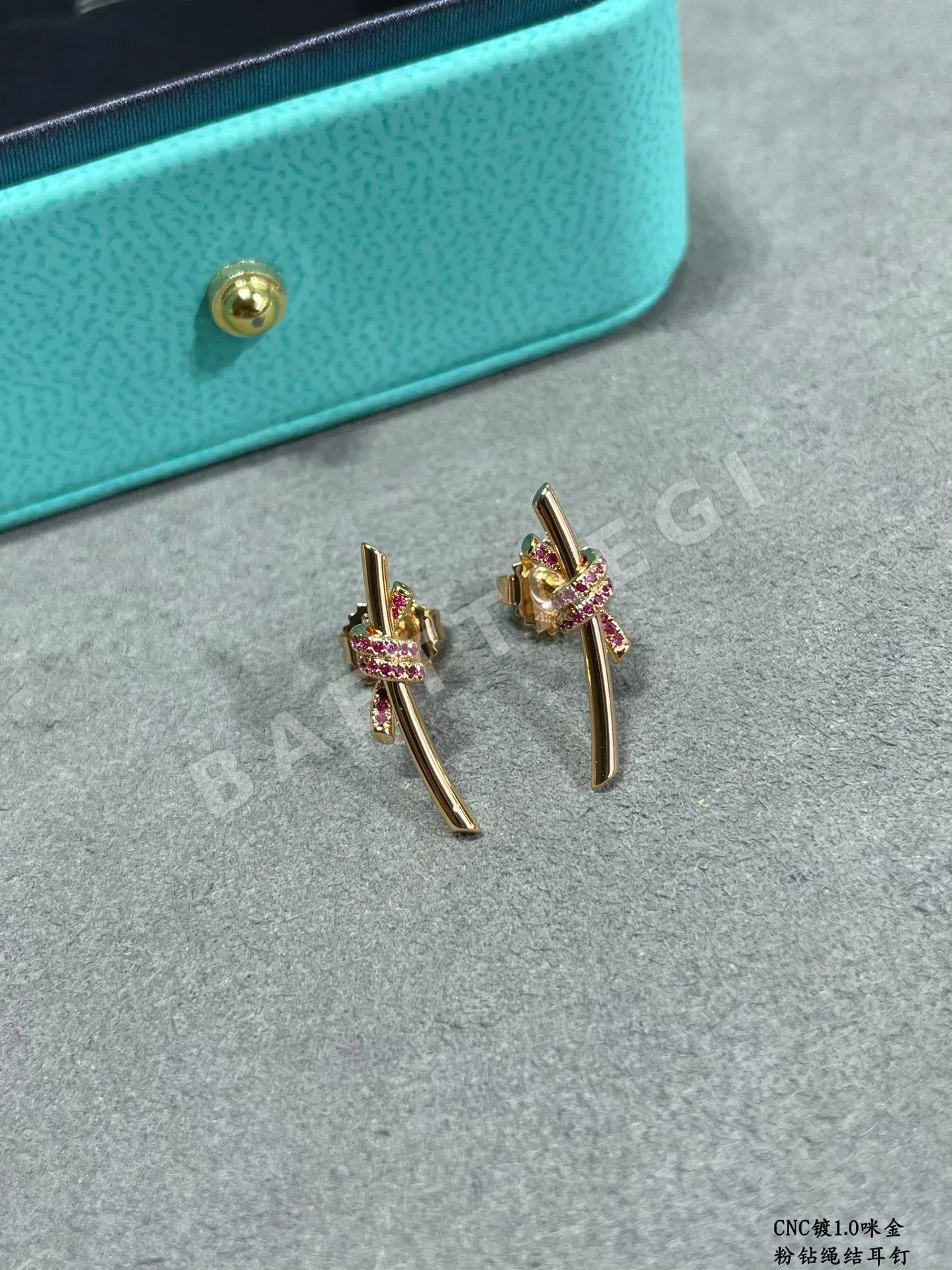 티파니 핑크 다이아몬드 로프 매듭 귀걸이 상세 이미지 3