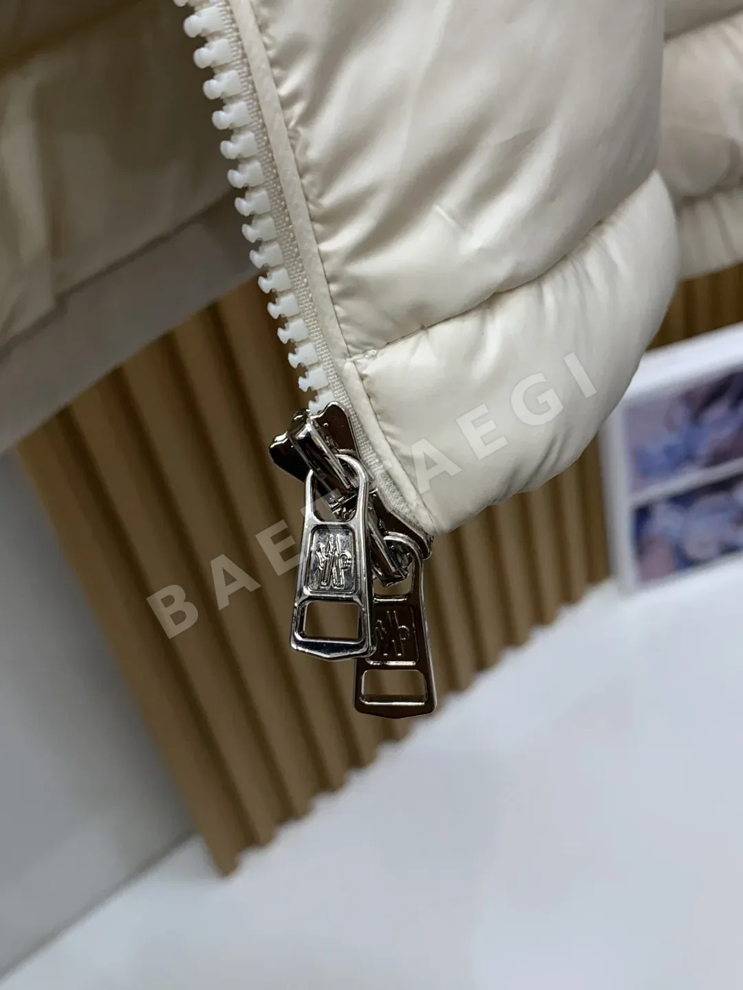 몽클레르 남성 후드 다운 패딩 점퍼 상세 이미지 8