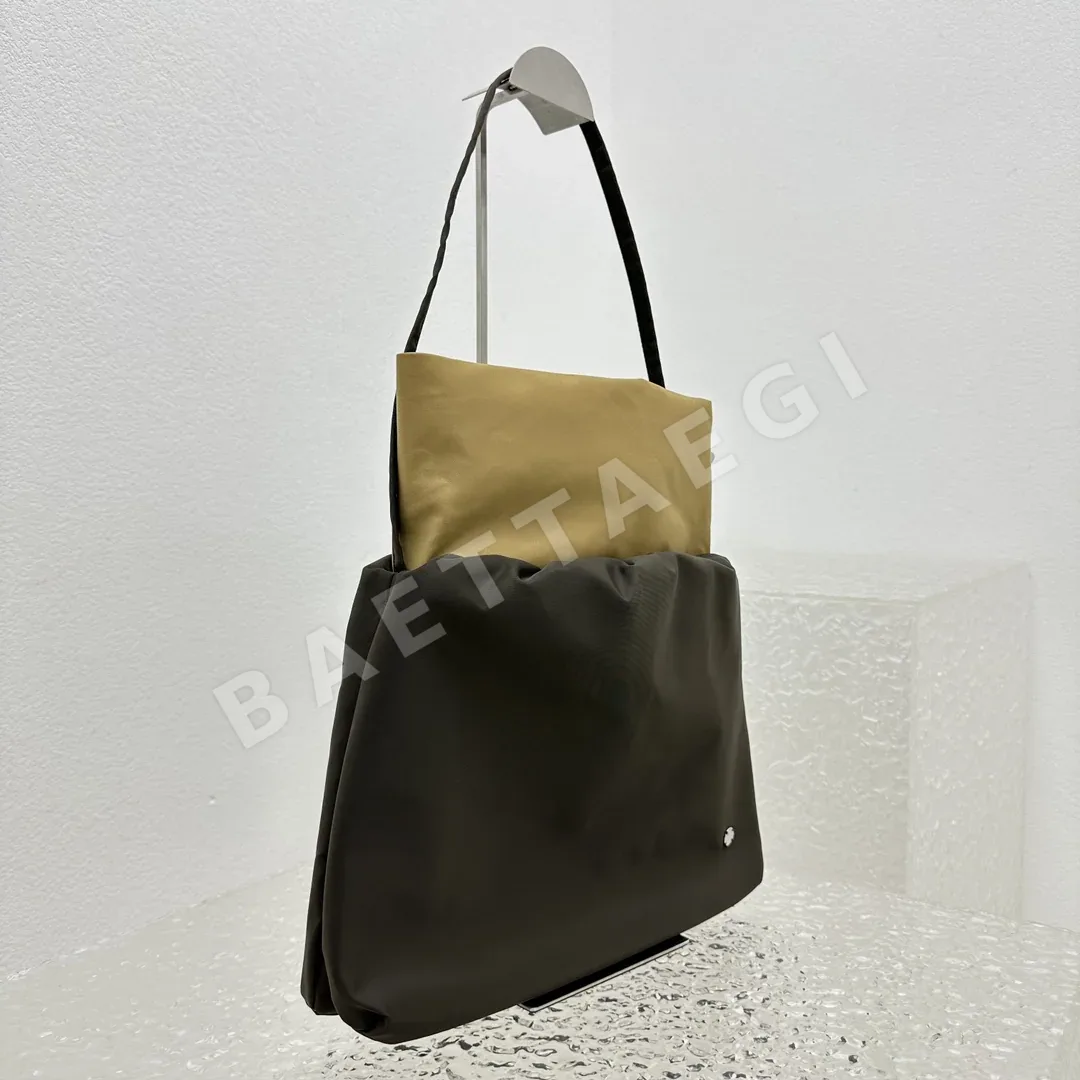 더로우 나일론 컬러블록 클라우드 숄더백 상세 이미지 3