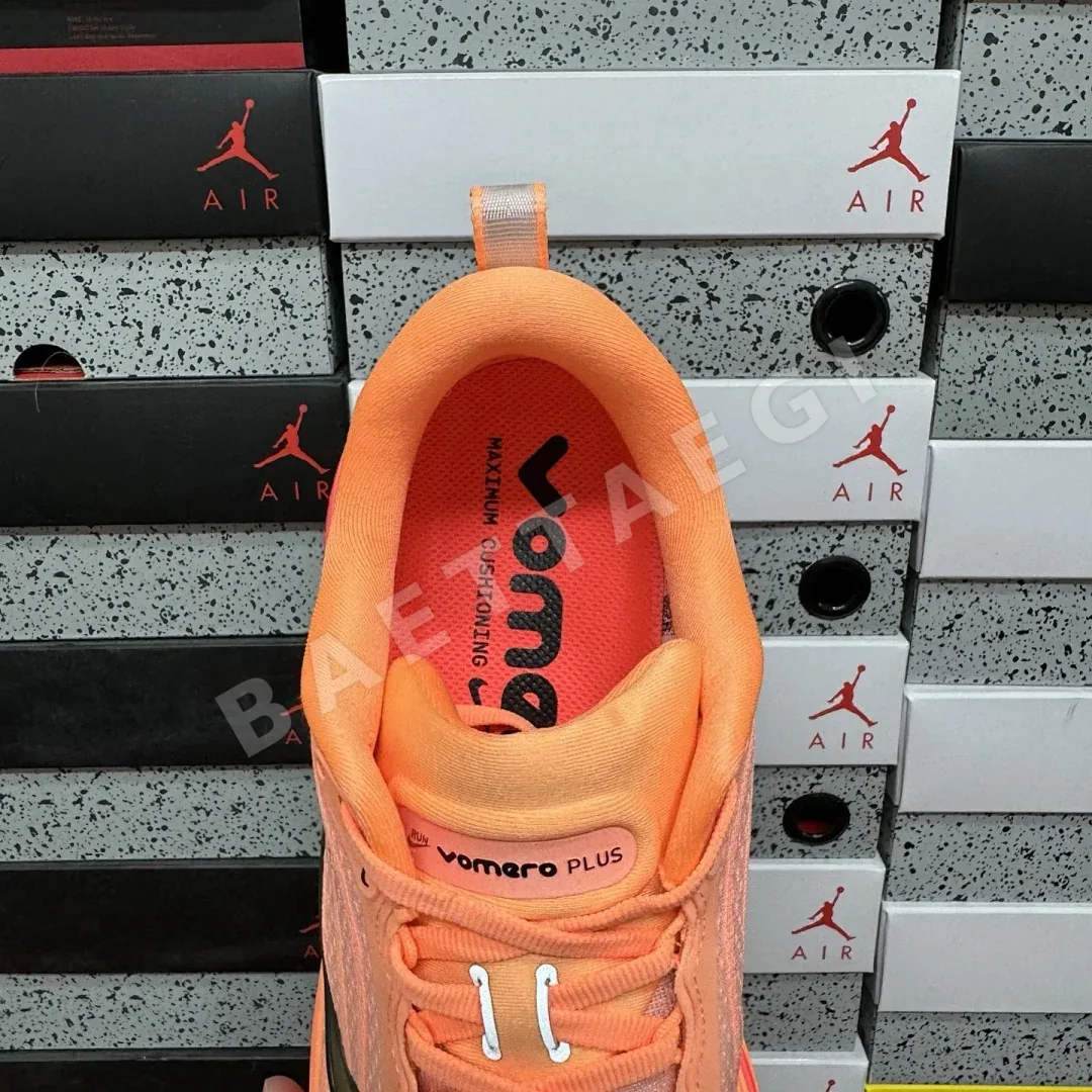 나이키 줌 보메로 18 HV8150-801 201119 Nike Zoom Vomero 18 상세 이미지 8