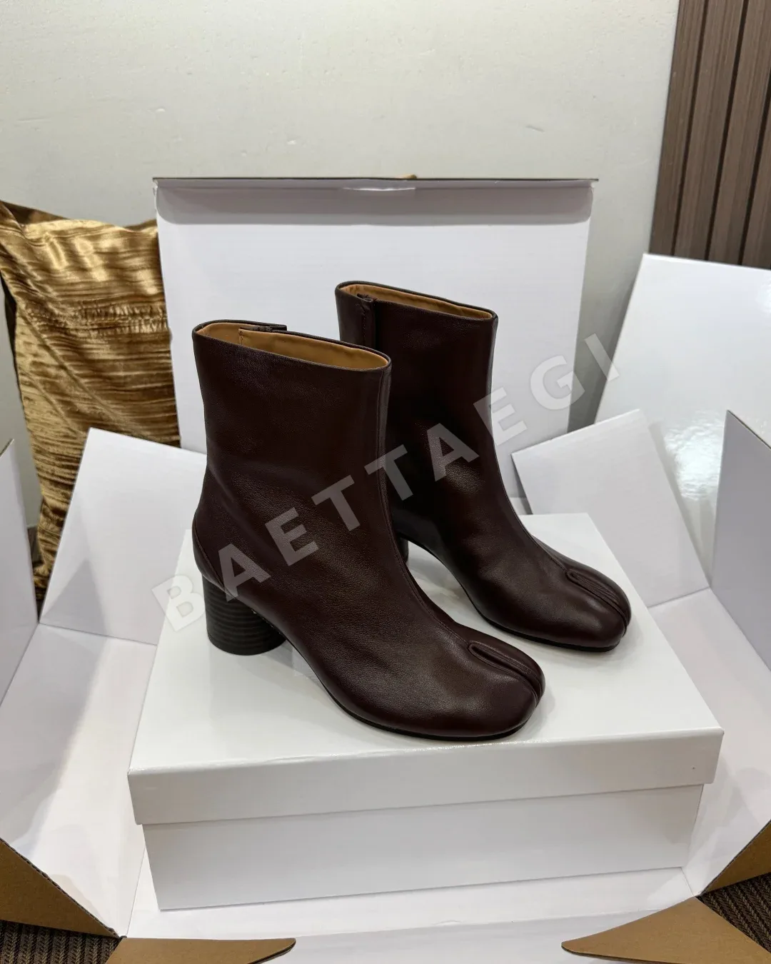 마르지엘라 타비 레더 앵클 부츠 상세 이미지 2