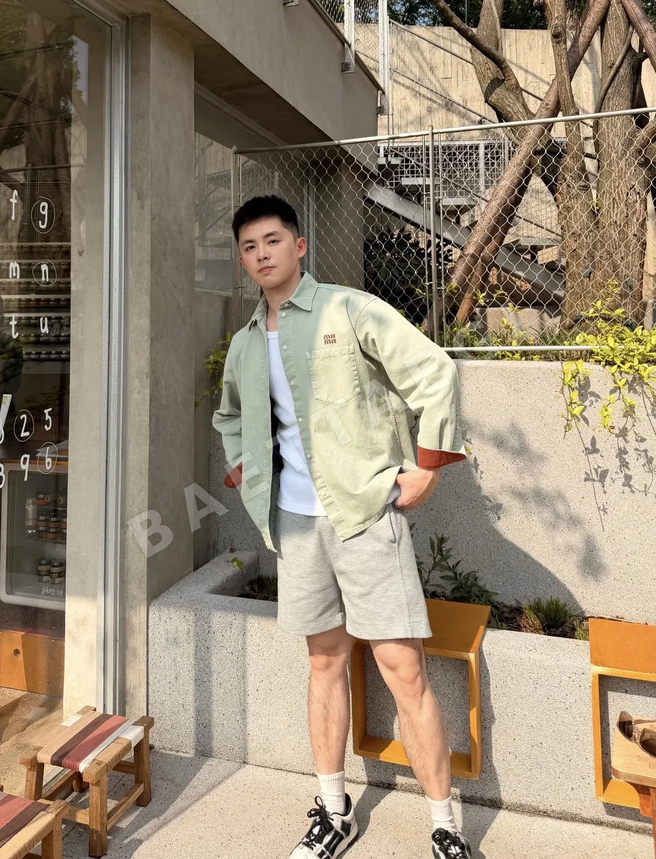 미우미우 연두색 데님 데미지 셔츠 상세 이미지 6