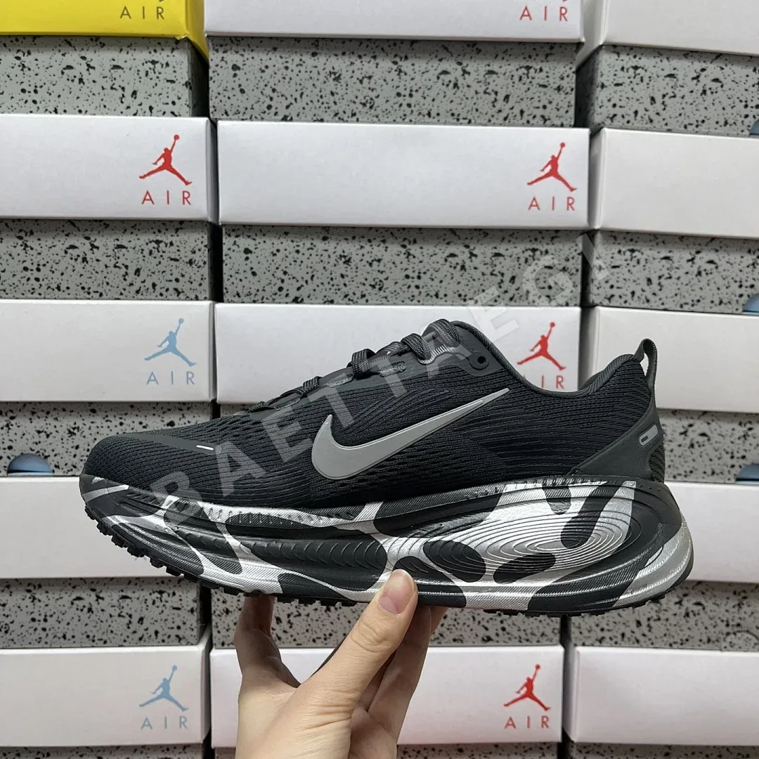 나이키 [XY] 보메로 18 IM6010-060 201155 Nike Vomero 18 Anthracite Reflect Silver 상세 이미지 4