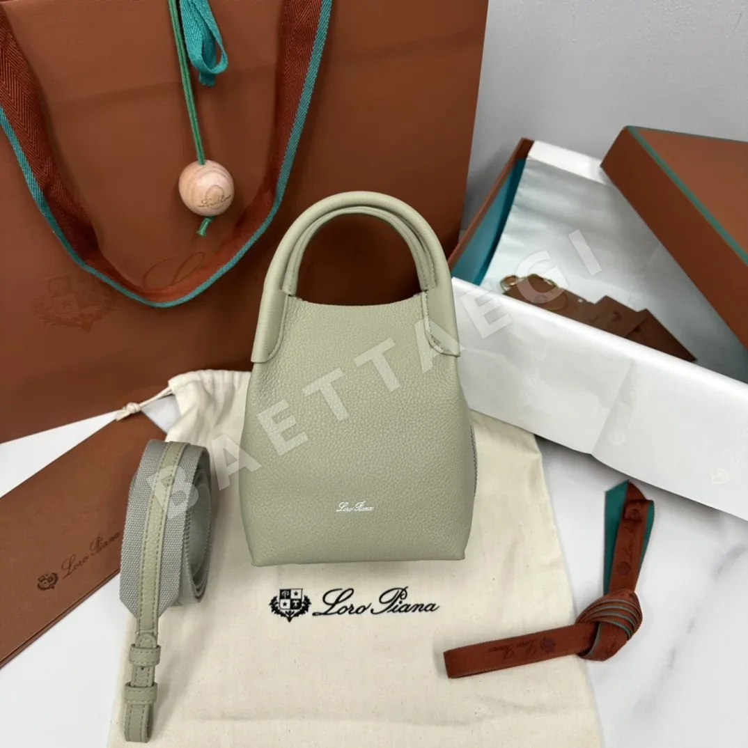 로로피아나 라이트 머스터드 그린 버킷백 191245