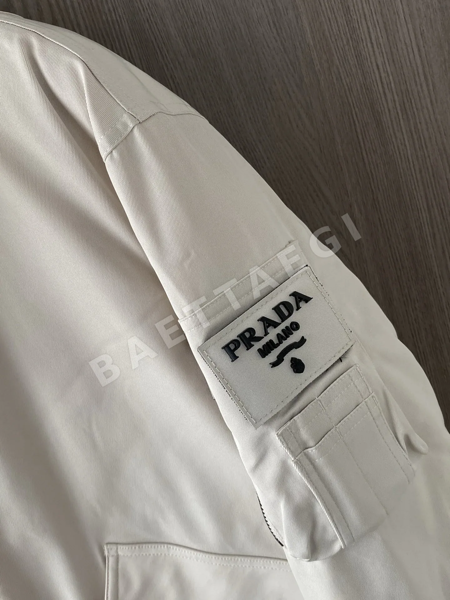 프라다 플라이트 다운 남성 자켓 상세 이미지 4