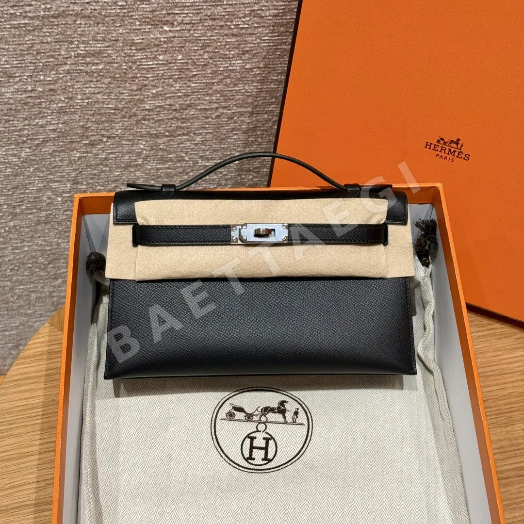 에르메스 켈리 포쉐트 22 블랙 실버 하드웨어 18365