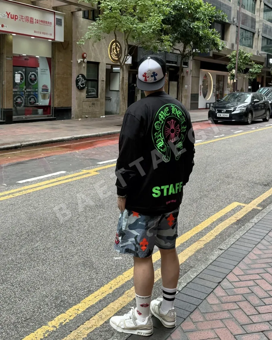 크롬하츠 형광 십자가 엠블럼 남성 긴팔 티셔츠 상세 이미지 5