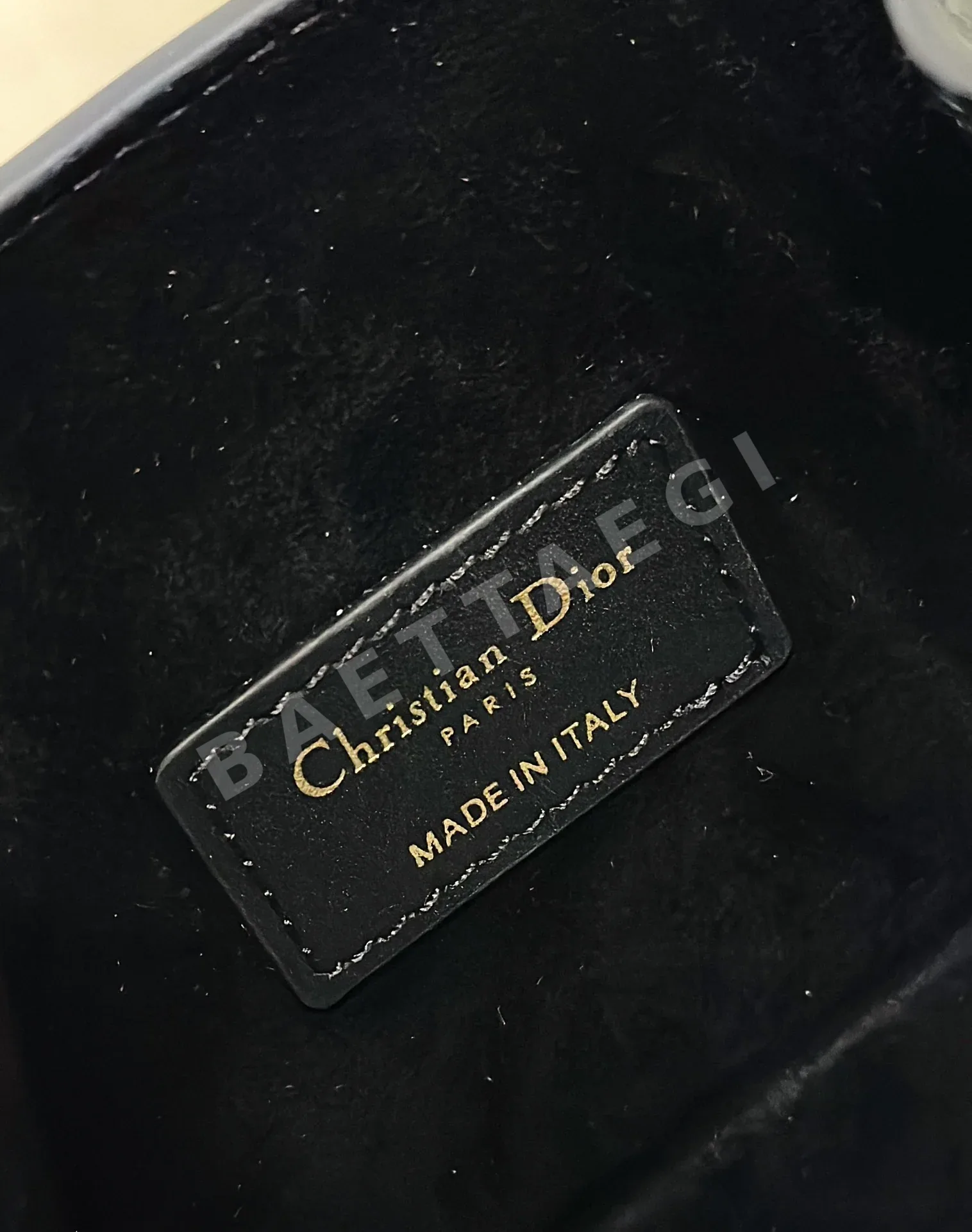 디올 CD C'EST 23 카프스킨 버킷백 상세 이미지 8