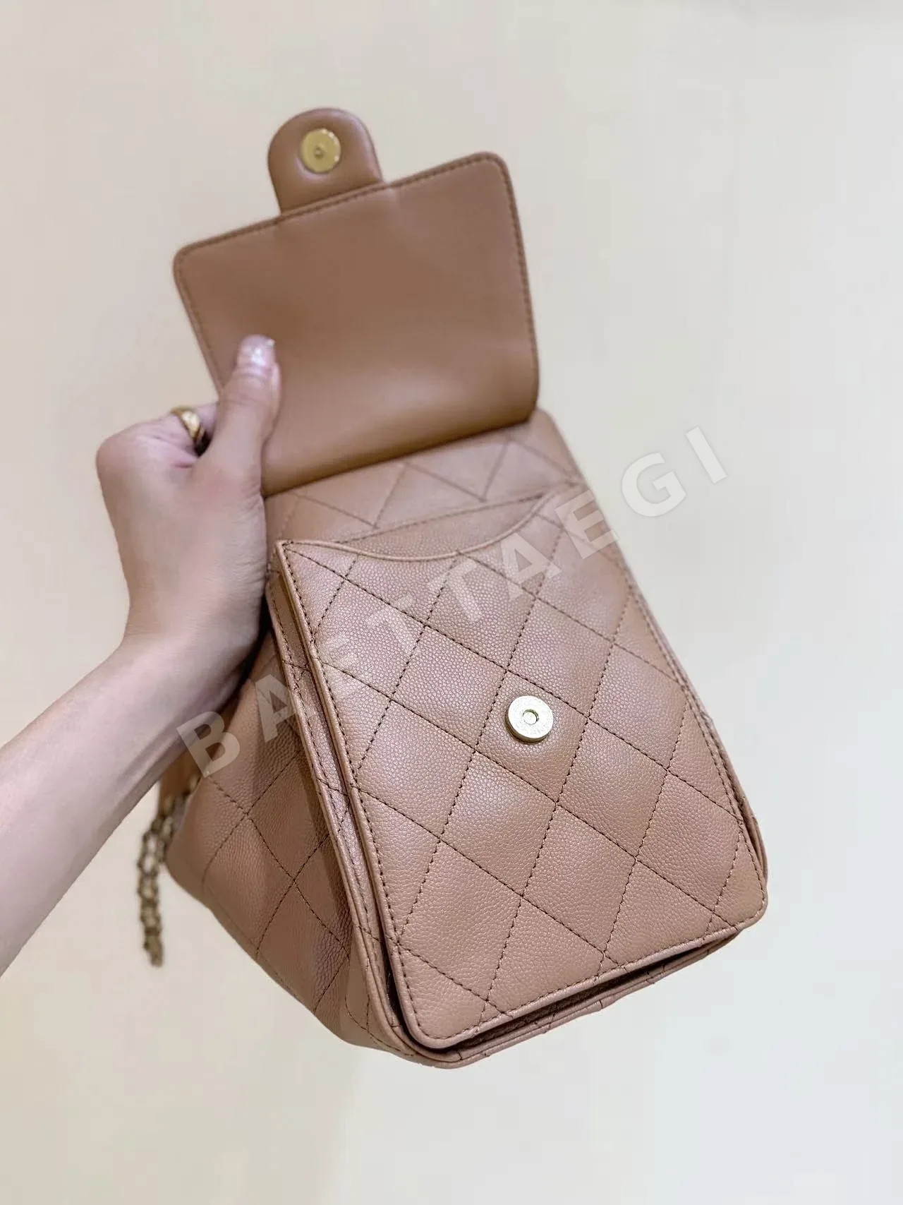 샤넬 25백 카라멜 색상 소가죽 가방 AS5293 상세 이미지 8