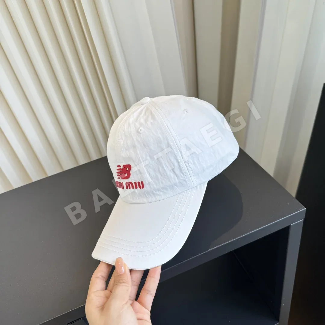 미우미우 오리지널 봄여름 야구모자 상세 이미지 2