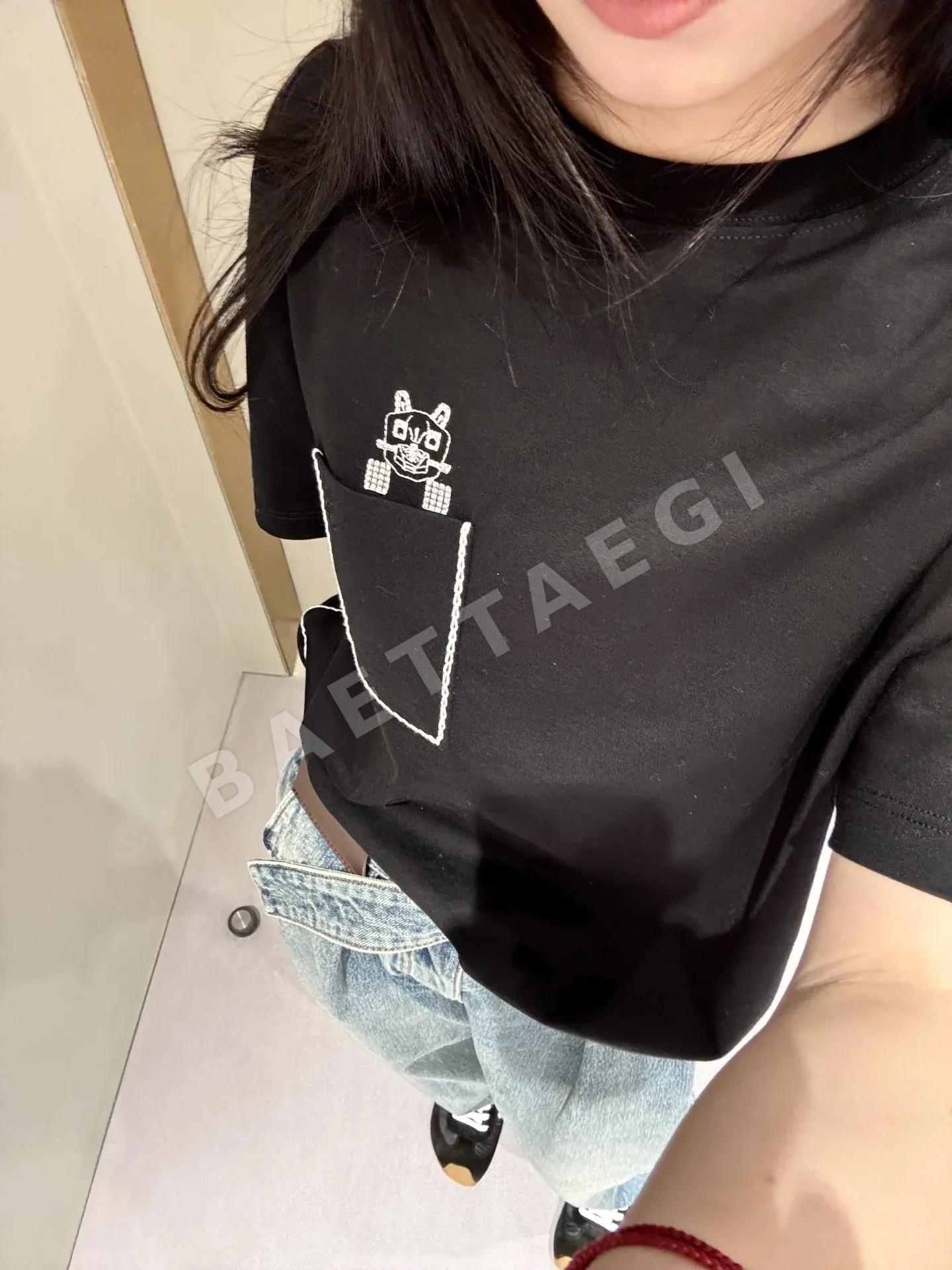 루이비통 여성 코튼 자수 오버핏 반팔 티셔츠 5873 상세 이미지 5