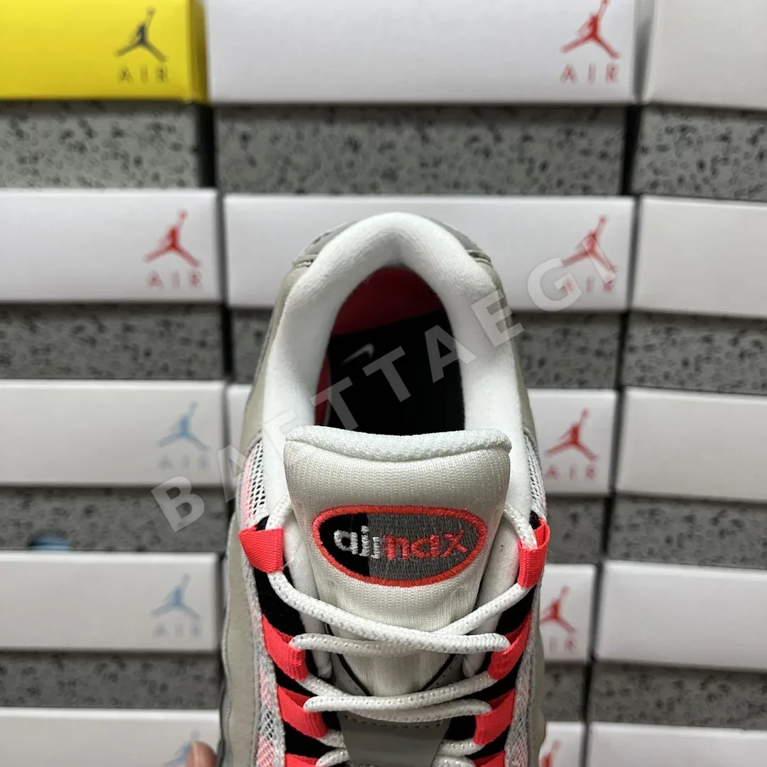 나이키 [GX] 에어 맥스 95 OG IM7410-001 201233 Nike Air Max 95 OG Big Bubble Solar Red 상세 이미지 6