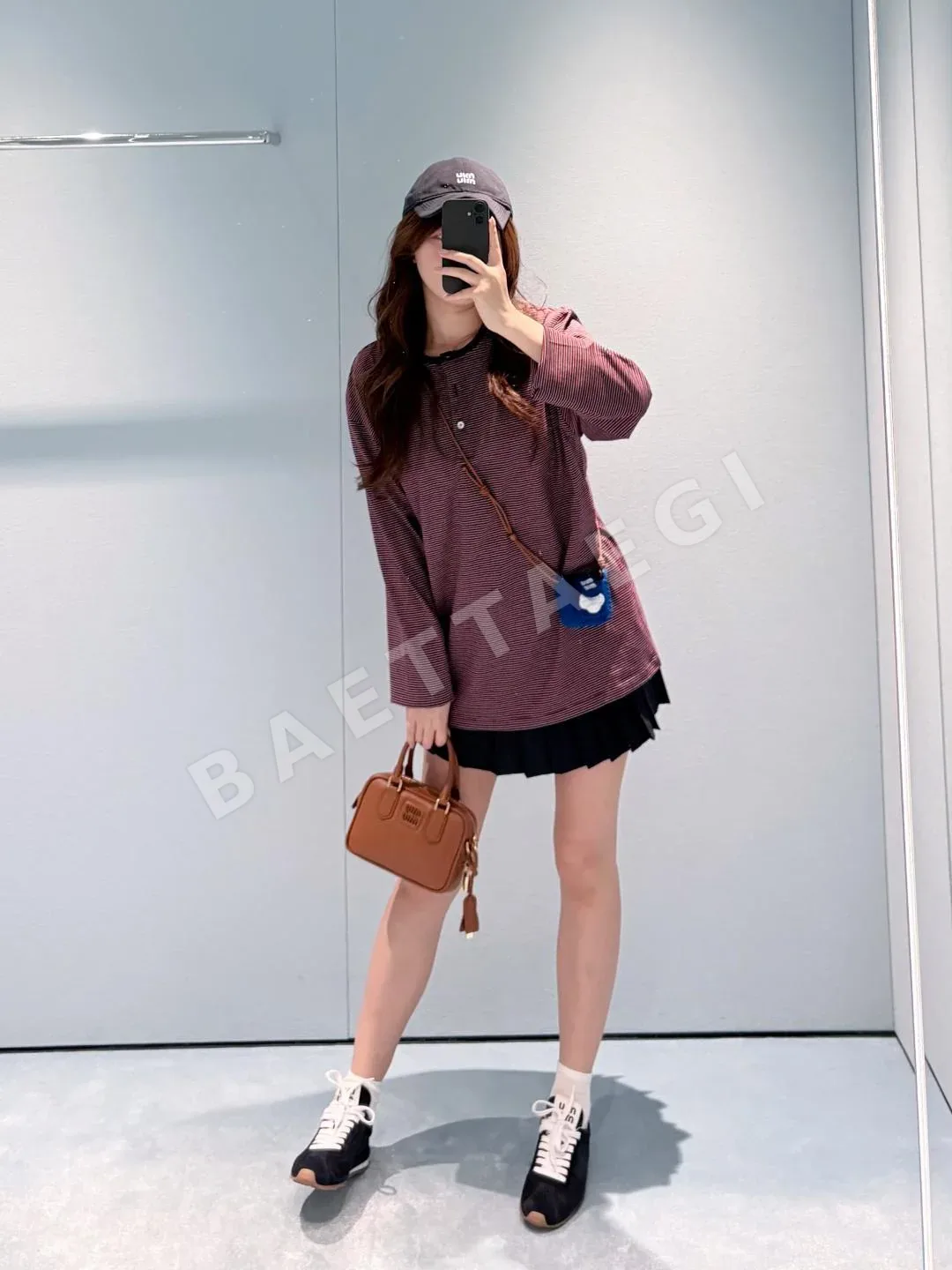 미우미우 레드 스트라이프 여성 긴팔 티셔츠 상세 이미지 9