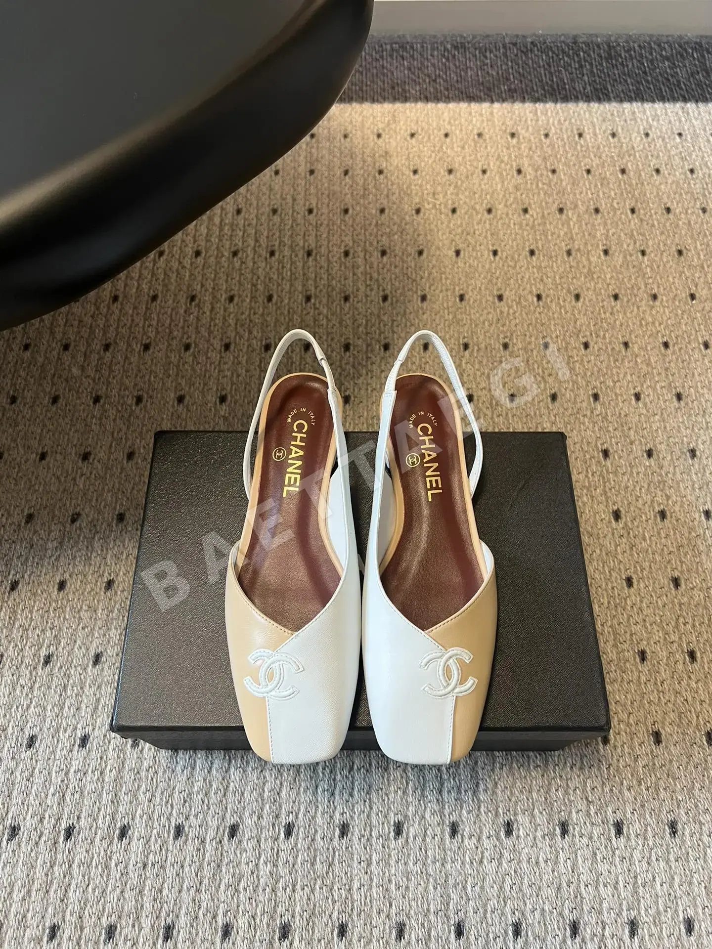 샤넬 스프링 뉴스퀘어토 플랫 샌들 95580
