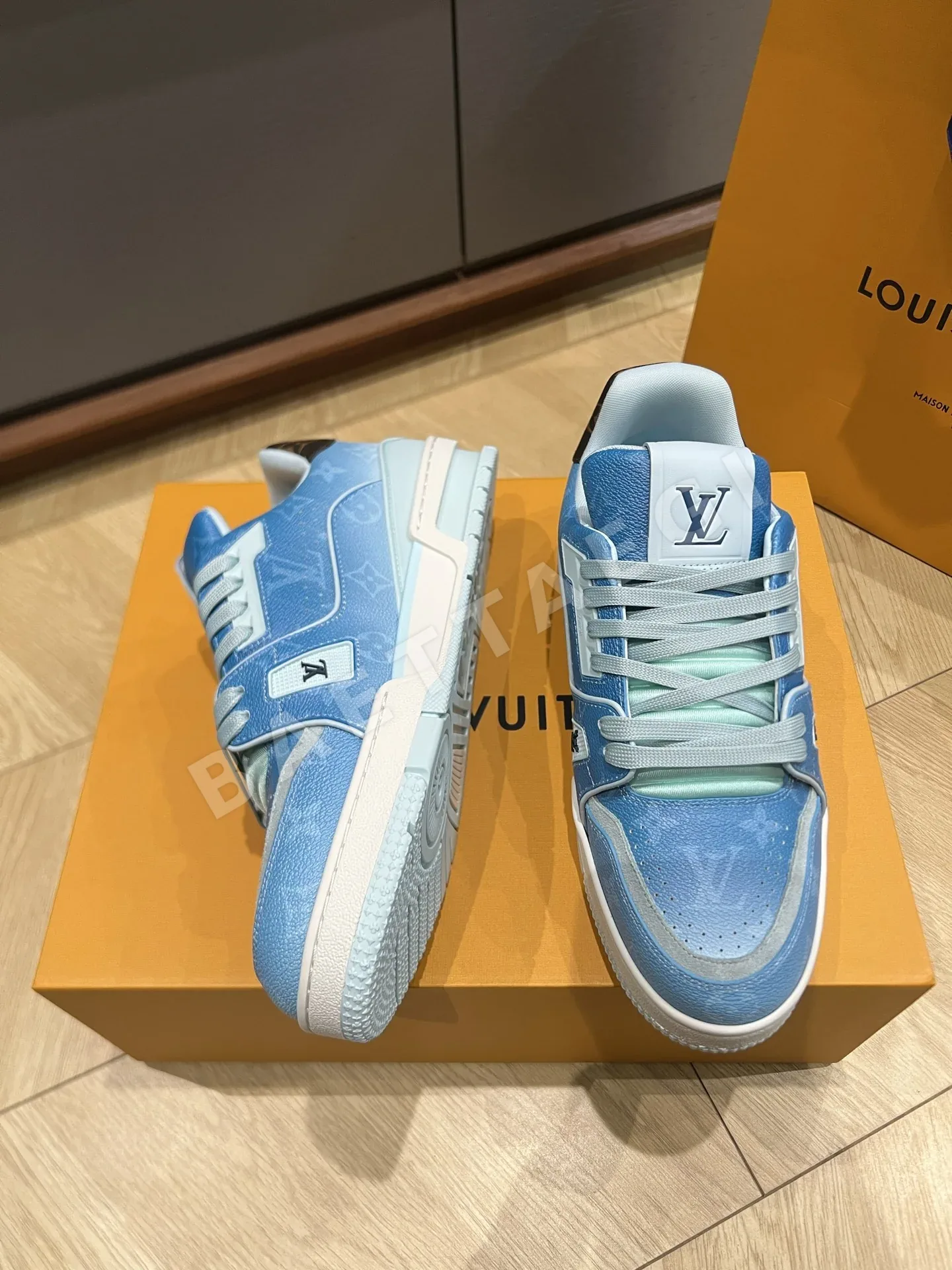 루이비통 LV 26 데님 트레이너 신발 상세 이미지 7