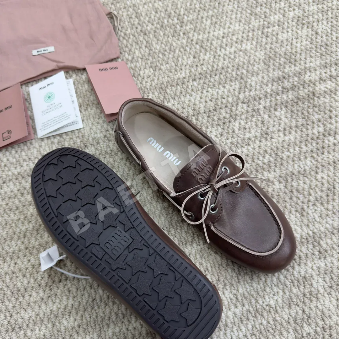 미우미우 레이스업 보트슈즈 신발 상세 이미지 8